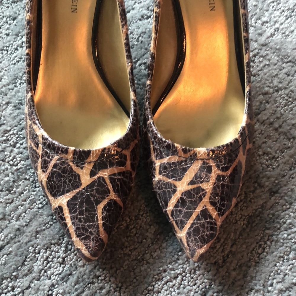 Shoes 👠 • Fun! - Picture 3 of 5